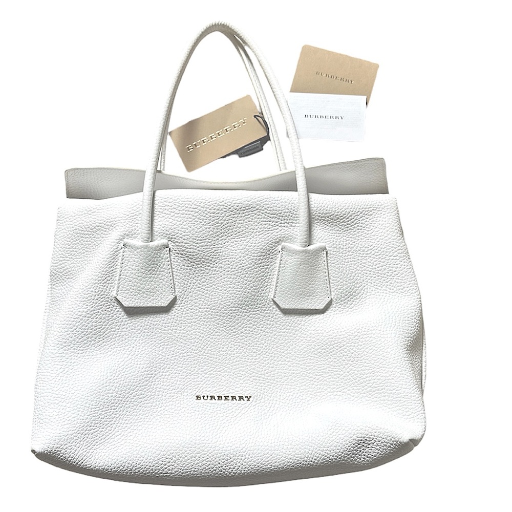 Burberry Leather Baynard Medium Tote